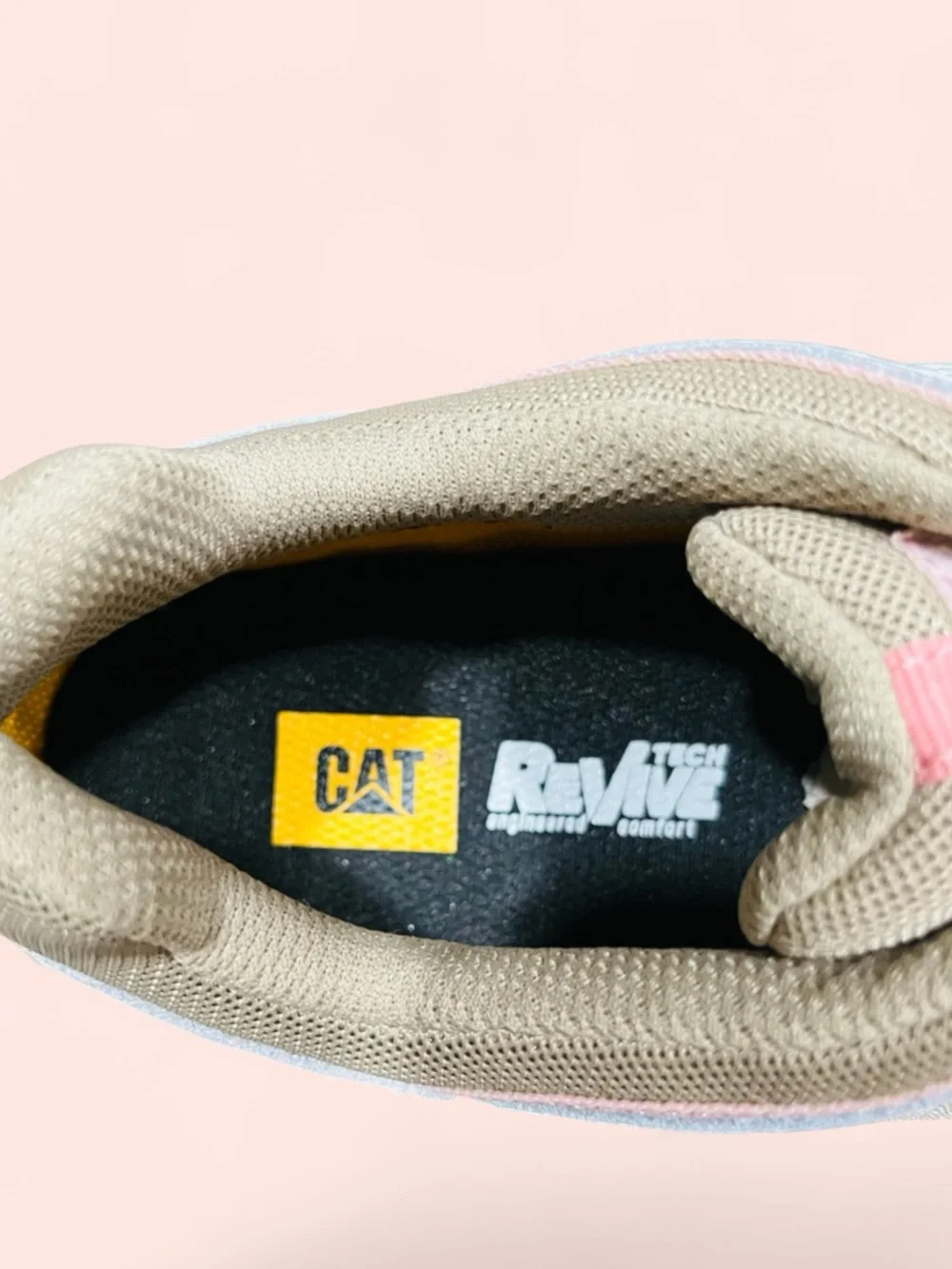 CAT NWT Caterpillar Sport Beige and Subtle Pink Women's Sneakers. SIZE 8. W